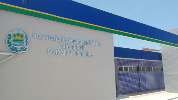 Jovem tenta vender droga para delegado e policiais civis em Macapá e acaba preso