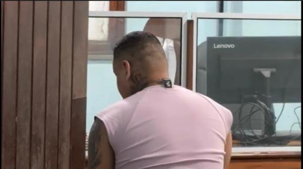 Foragido se entrega à Polícia Civil após ser acusado de assassinar professor