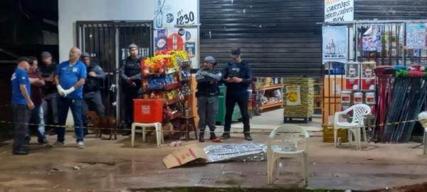 Homem é Brutalmente Assassinado a Facadas em Frente a Estabelecimento Comercial no Novo Buritizal