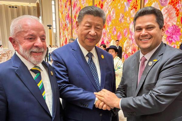 Davi Alcolumbre participa da IV Cúpula Celac-China, em Pequim